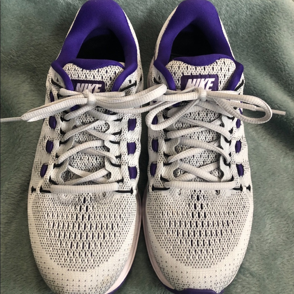Wms Sz 7 Purple/White Nike Zoom Shoes